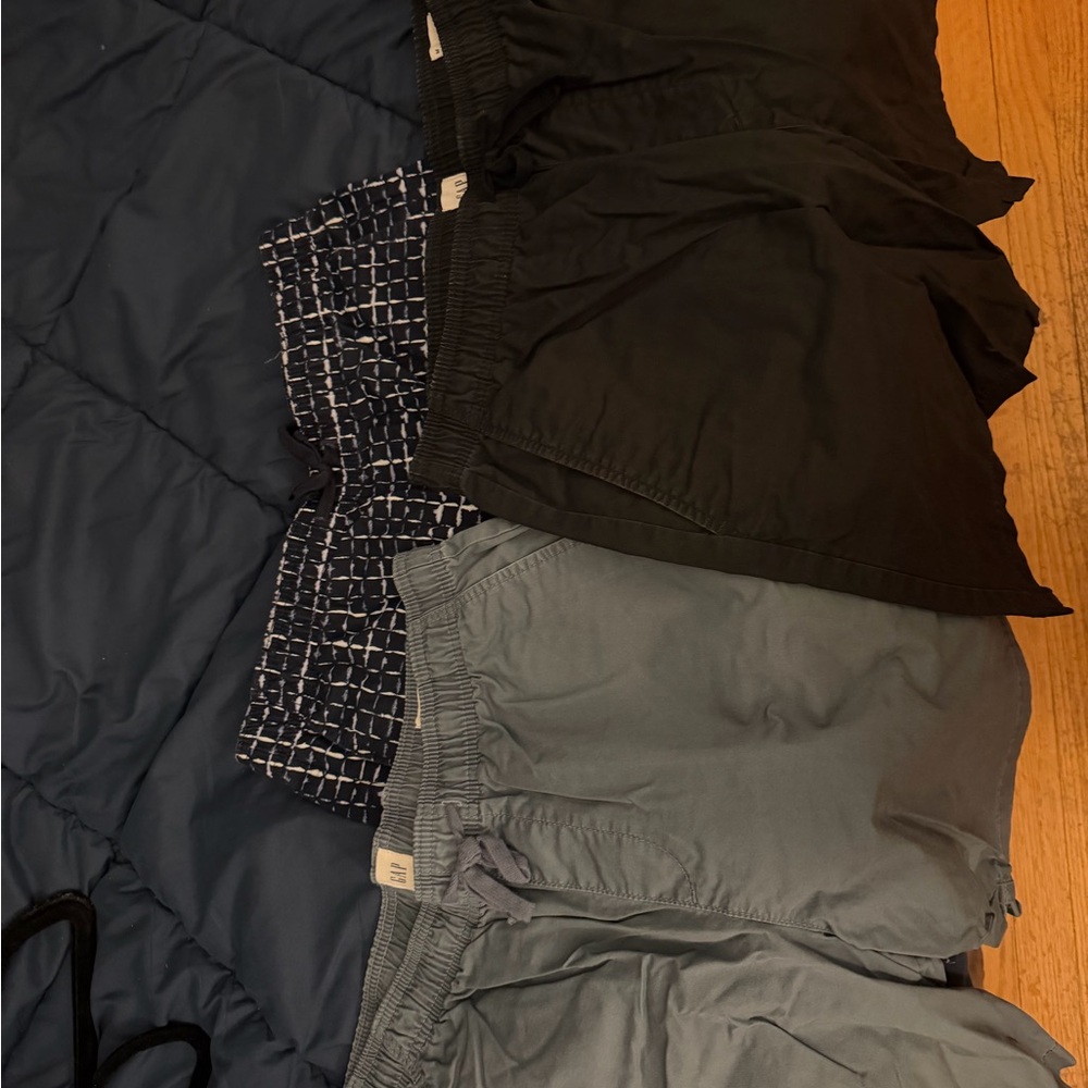 BUNDLE of GAP Men's Athletic Shorts - Black, Navy, Gray